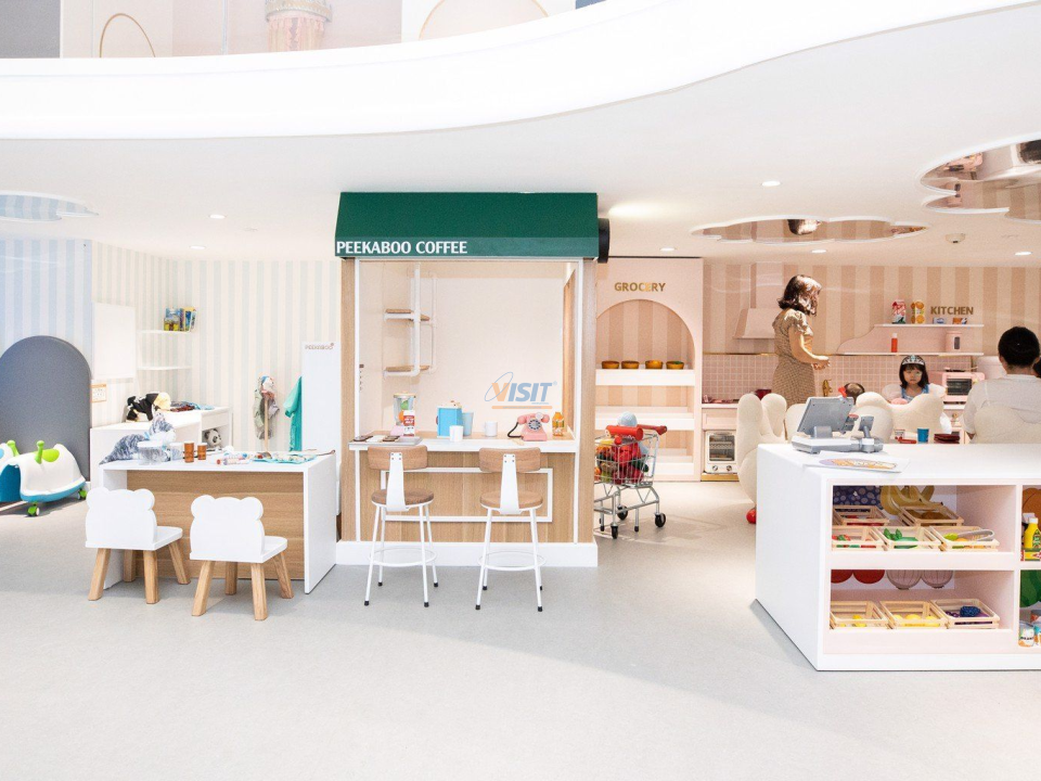 Peekaboo Premium Kids Café